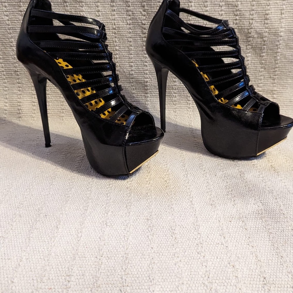 Shoe Republic LA - Black, Size 9, 6” platform heels